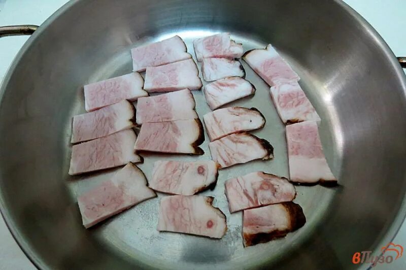 Как приготовить щечки. Свиные щеки с картошкой в духовке. картофель с копчёной свиной щечкой в духовке. что можно приготовить из копченой свиной щечки. щековина свиная с картошкой на шампурах рецепты.