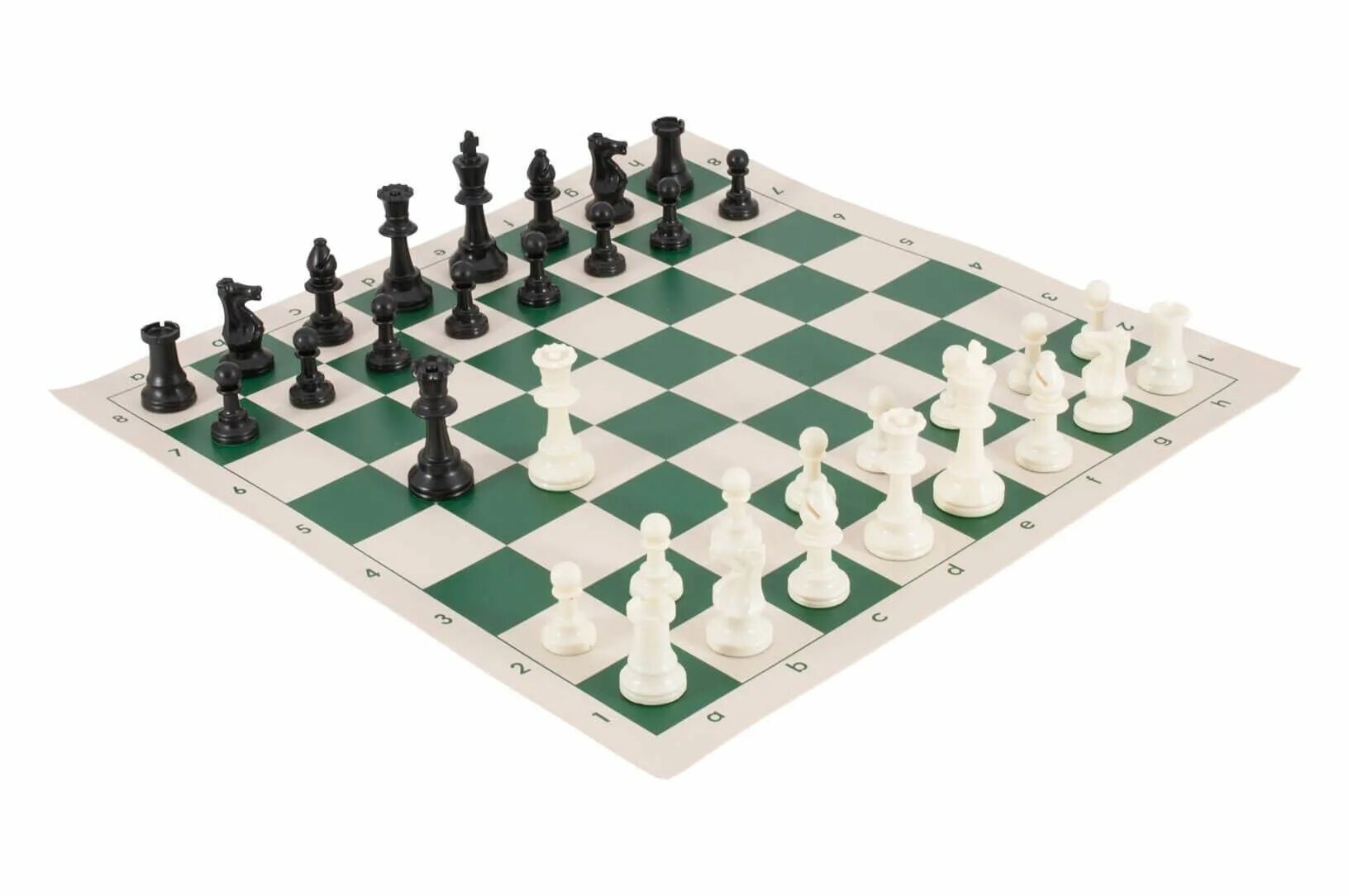 На шахматной доске 5 белых фигур. Шахматная доска. Шахматы доска с фигурами. Шахматная доска с шахматами. Шахматы вид сверху.