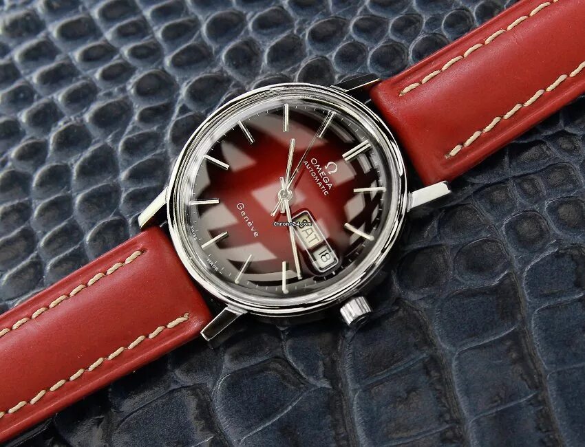 Ориент Стар красный циферблат. Часы Certina с красным циферблатом. Часы Seiko мужские с красным циферблатом. Часы Seiko с красным циферблатом.