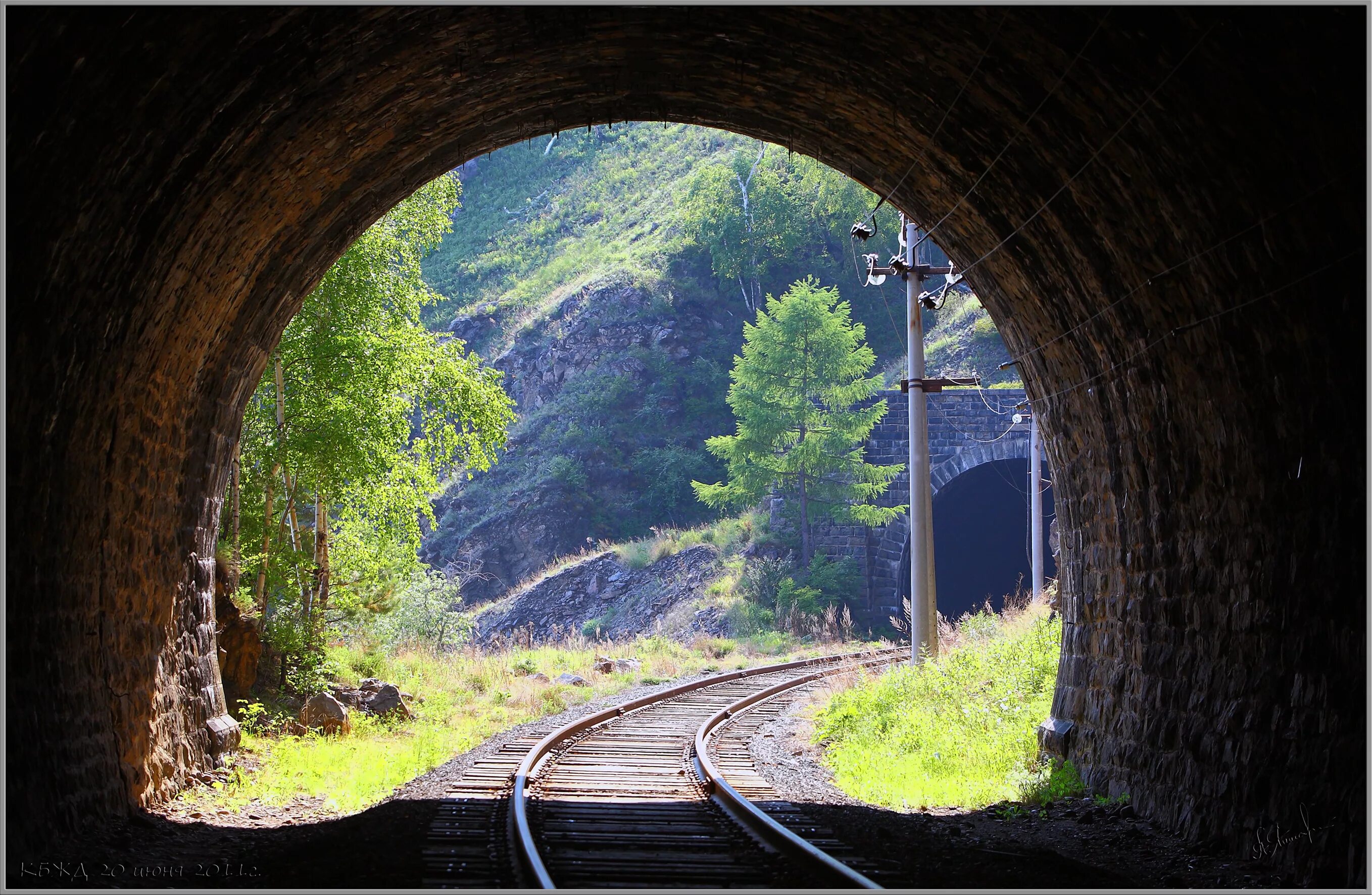 Тоннель. Кругобайкальская железная дорога тоннели. Тоннели Кругобайкальской железной дороги. Тоннели КБЖД. Тоннель Половинный Кругобайкальская железная дорога.