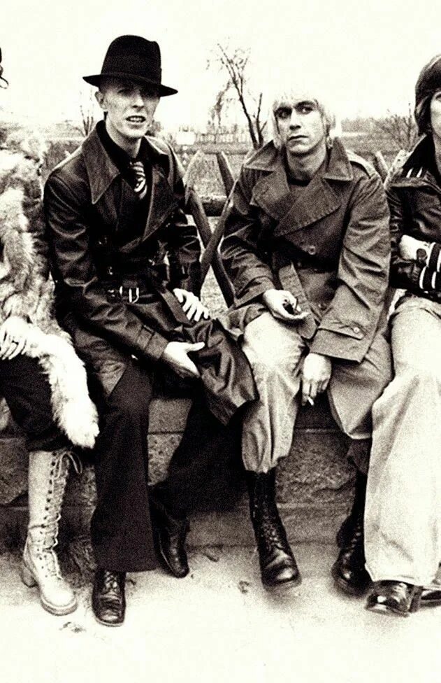 Игги поп и дэвид боуи. David bowie and iggy pop. игги поп в москве 1976. игги поп и дэвид боуи в москве.