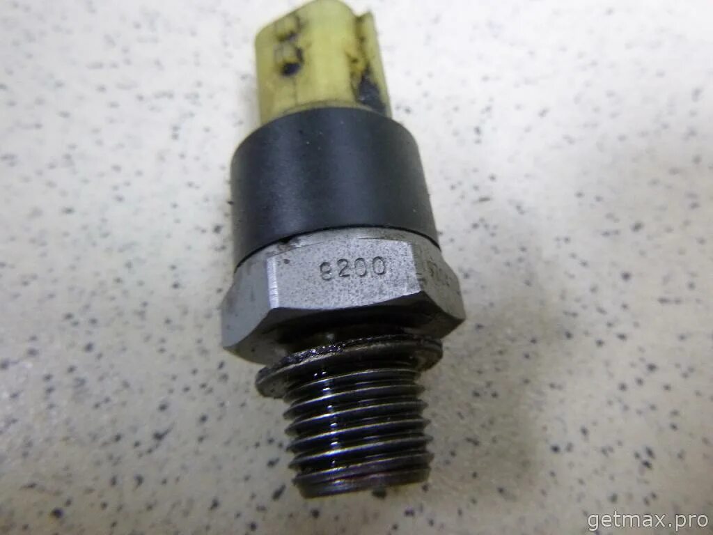 Датчик давления масла меган 3. 8200671272 датчик давления масла renault. 8200671272 датчик давления масла. 8200671272 фото.