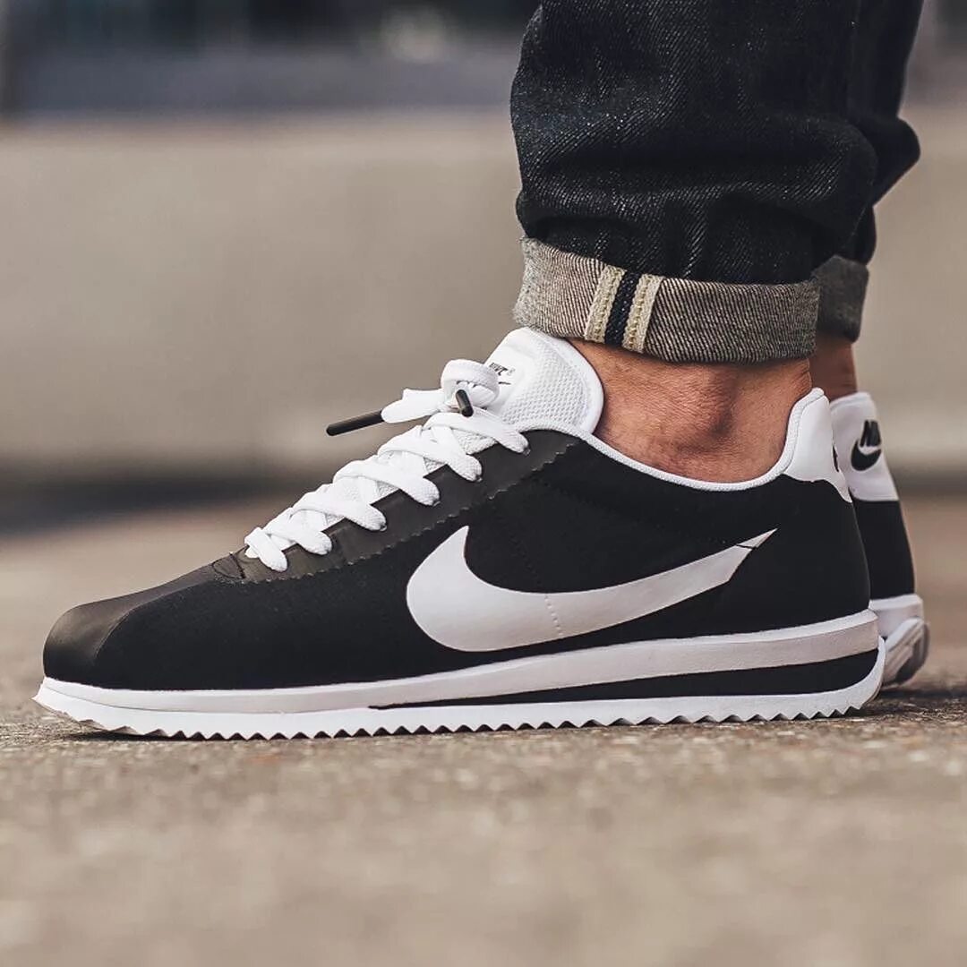 Кроссовки ретро мужские. Найк Кортес. Найк Cortez Black White. Nike Air Cortez. Кроссовки найк Кортес мужские.