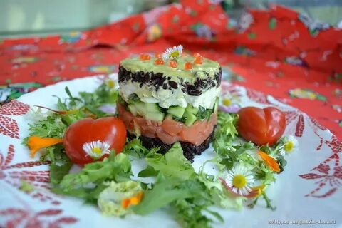 Салат с форелью рисом