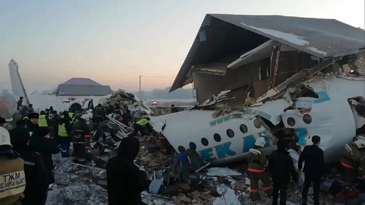 Fokker 100 bek Air катастрофа. Бек Эйр катастрофа 27 декабря. Катастрофа Fokker 100 под Алма-атой. Крушение самолета Казахстан Алматы 27 декабря 2019.