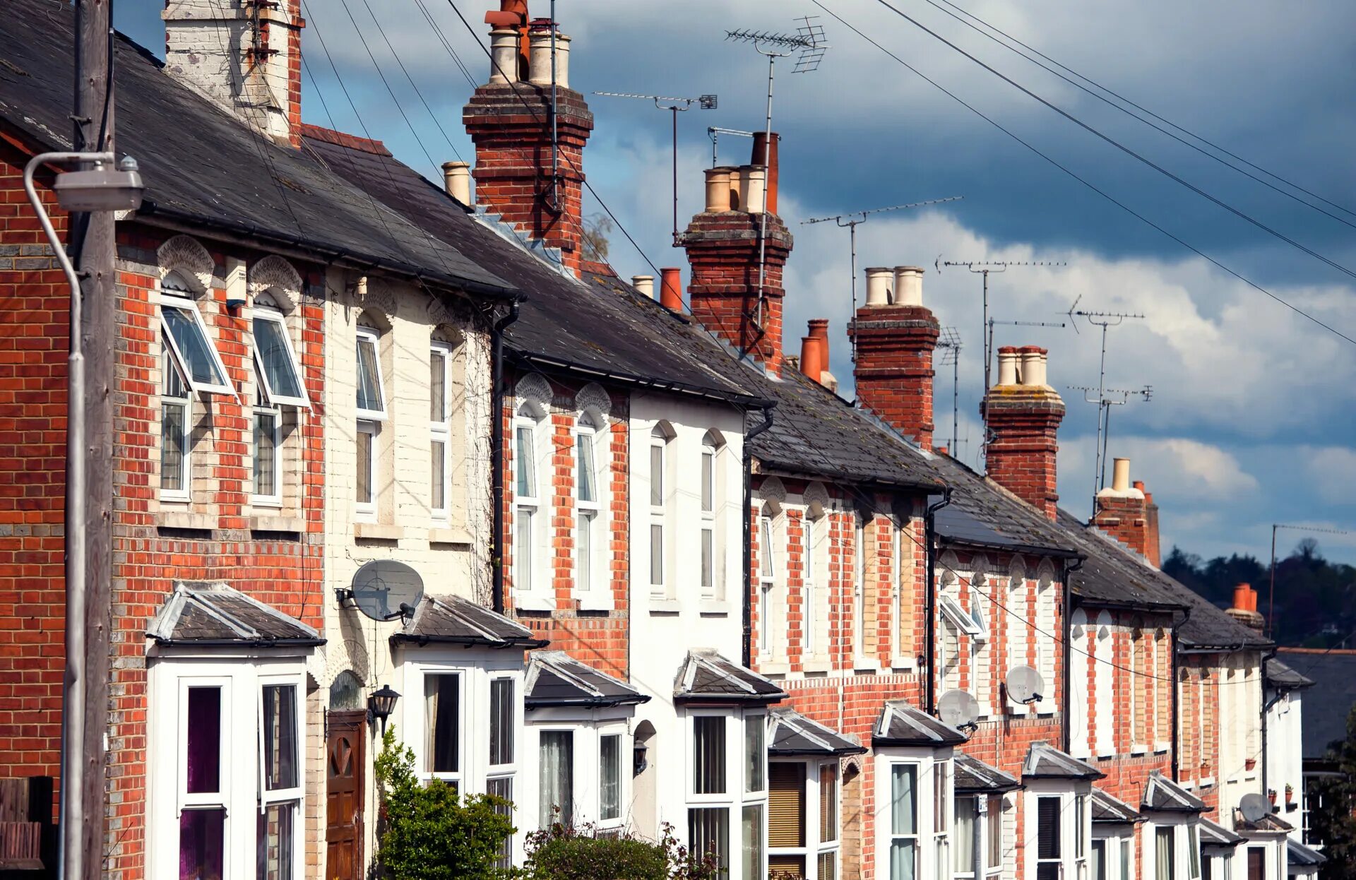 Housing in uk. Блокированная застройка Британия. Таунхаус в английском стиле. Terraced House. Terraced Houses in the United Kingdom.