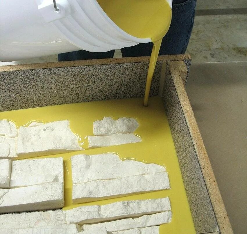 Из чего делают форму для заливки