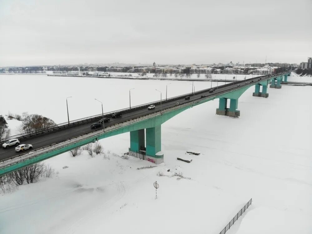 Юбилейный мост ярославль. Октябрьский мост Ярославль. Заволжский мост Ярославль. Октябрьский мост через Волгу.