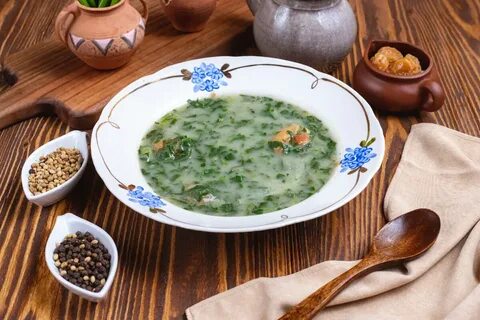 Суп со шпинатом и яйцом