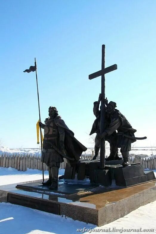 Памятник Ермаку в Салехарде. Памятник основателям Салехарда. Обдорск салехард