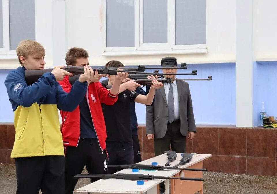 Спартакиада допризывной молодежи - строевая подготовка. Допризывная молодежь. Молодежь допризывного возраста. Спартакиада допризывной молодежи 2011 год пенза. Соревнования среди молодёжи допризывного возраста.