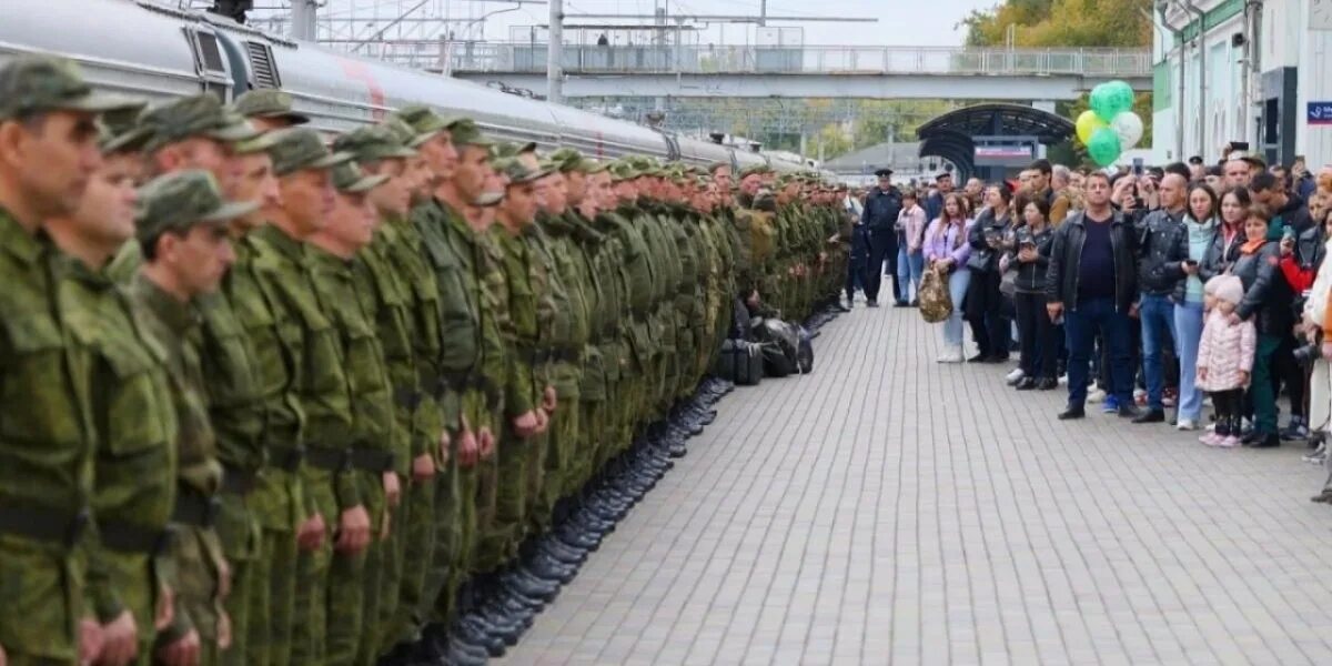 Мобилизация 2023 Саратов. Солдаты мобилизация. Проводы военнослужащих. Военные сборы. Будет ли полная мобилизация в 2024