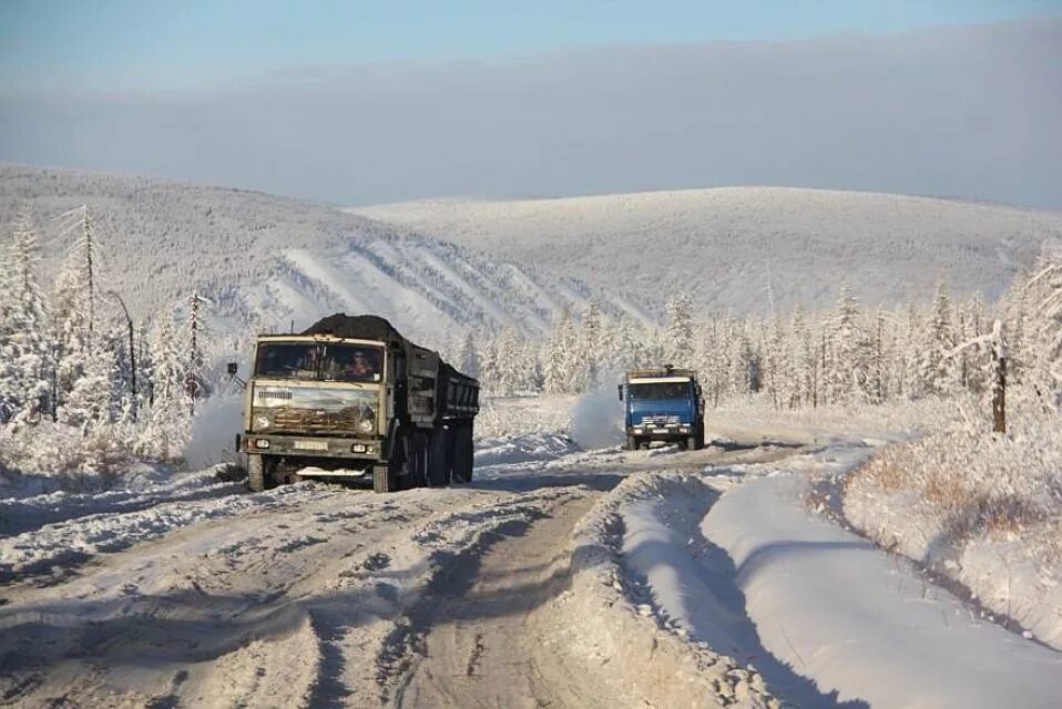 Дром айхал. Зимник Саха Якутия. Дорога Якутск Оймякон зимник. Республика Якутия Саха дороги зимники. Автозимники Якутии.