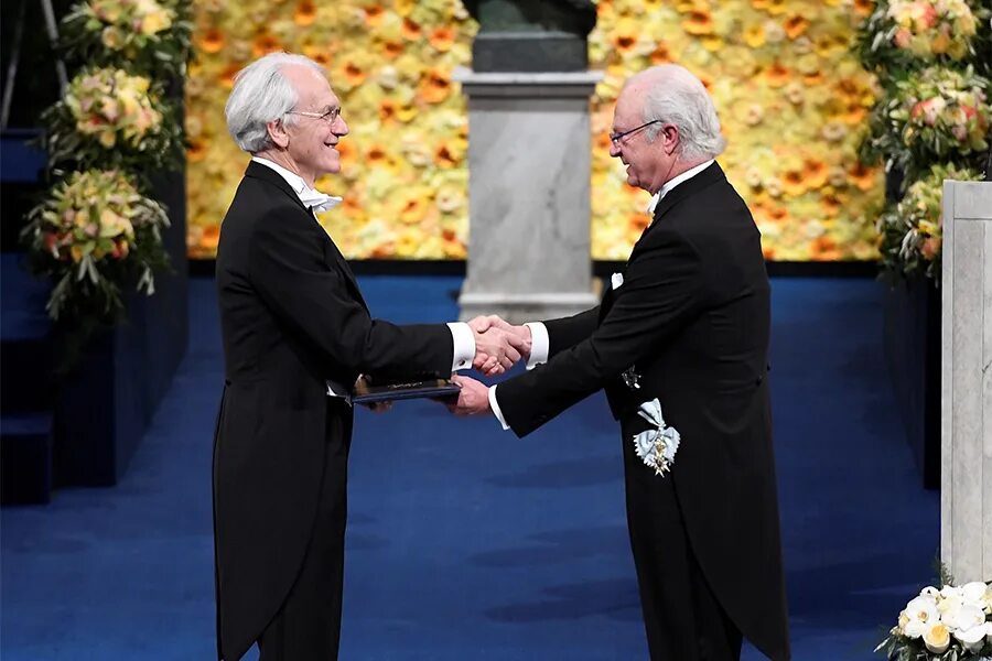 Норвегия Нобелевская премия. Церемония вручения Нобелевской премии в Швеции. Швеция Король Нобелевская премия. Вручение Нобелевской премии 1999 Манделла.