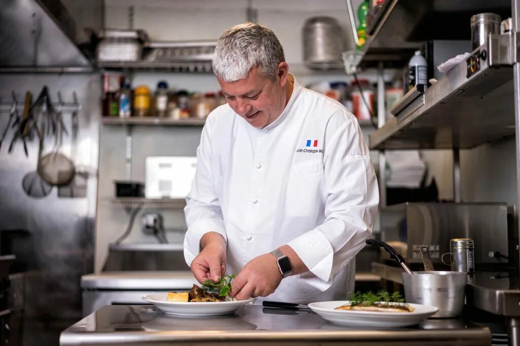 Лого i. Champ bistro ресторан. Бистро шеф. Бистро шеф. Бистро my chef тбилиси часы работы.