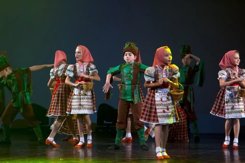 Детский ансамбль солнышко. Ансамбль солнышко иркутск. Ансамбль солнышко. Юбилей танцевального коллектива. Ансамбль солнышко псков.