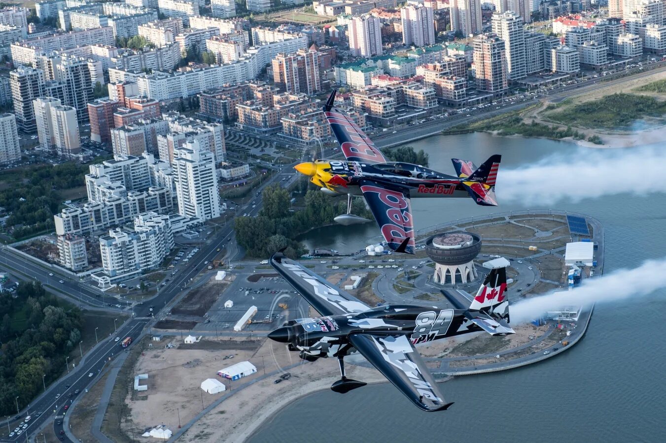 Драйв самолет. Red bull Air Race самолеты. Red bull Air Race Казань. Air Red bull Race Kazan Казань 2018. Ред Булл соревнования на самолёте.