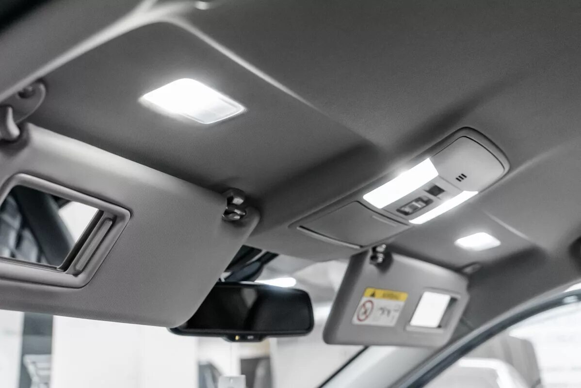 Лампочки в салон toyota rav4 2006. Плафон освещения тойота рав 4. Тойота рав 4 40 лампы салона. Плафон освещения тойота рав 4. Саморез крепления плафона освещения номерного знака тойота прадо 150.