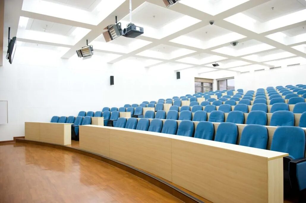 Учебная аудитория. Парк отель ставрополь конференц зал. Учебный центр аудитория. Университет лекционный зал. Бронирование аудиторий.
