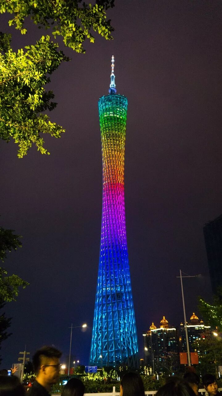 Башня в китае. Кантон тауэр гуанчжоу. телебашня гуанчжоу. canton tower в гуанчжоу. башня гуанчжоу шуховская.