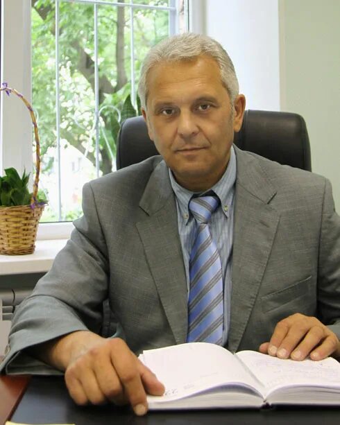 фмиат улгу выпуск 2010 года константин. служба проректора. проректор по административно-хозяйственной работе. проректор рудн. лекционный зал иия рудн.