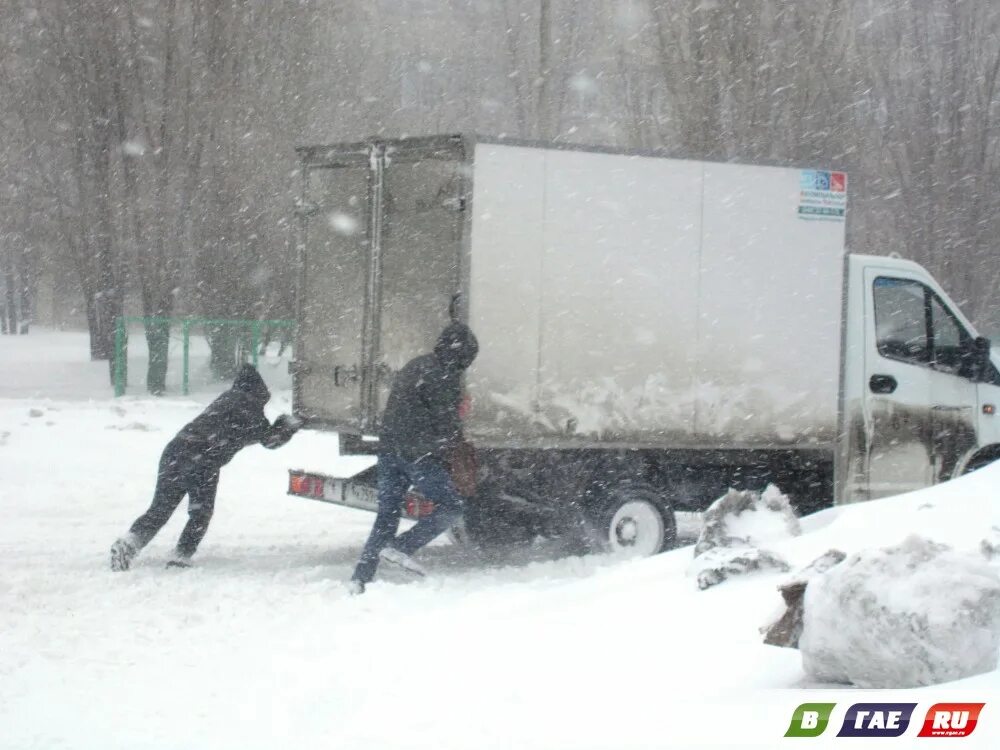снежная лавина последствия. снежные заносы. катастрофа снег. катастрофа снег. красноуфимск дороги.