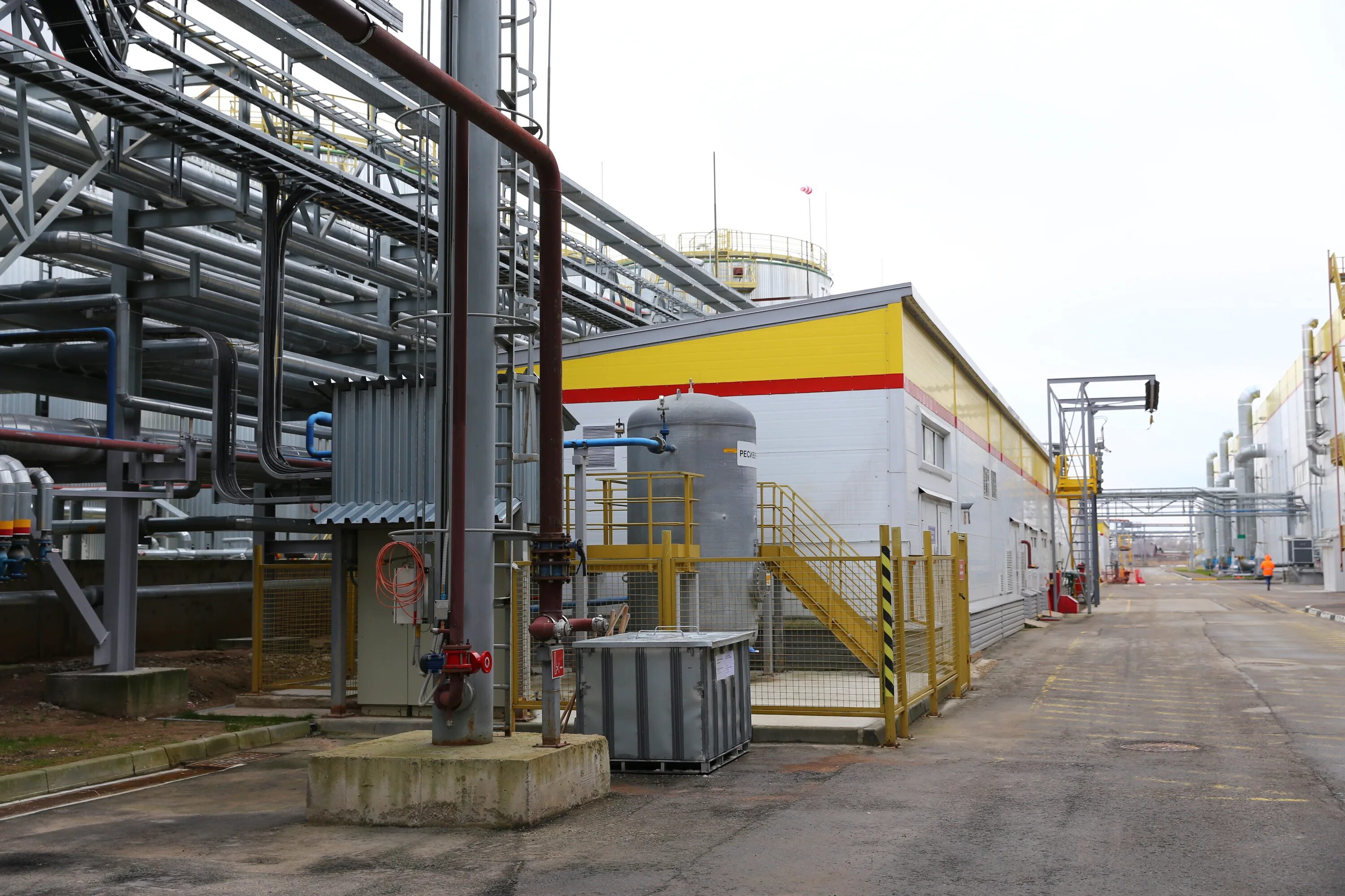 Завод шелл в торжке. Торжок завод масел шелл. Завод shell в катаре. Завод масла шелл. Торжок завод масел шелл.