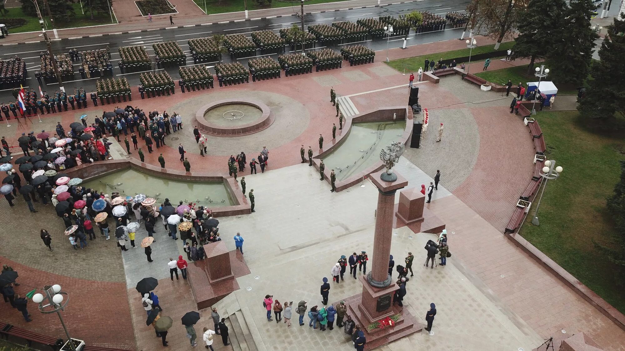 Стела «город воинской славы» (Тверь). Площадь славы Тверь. Тверь 1 мая