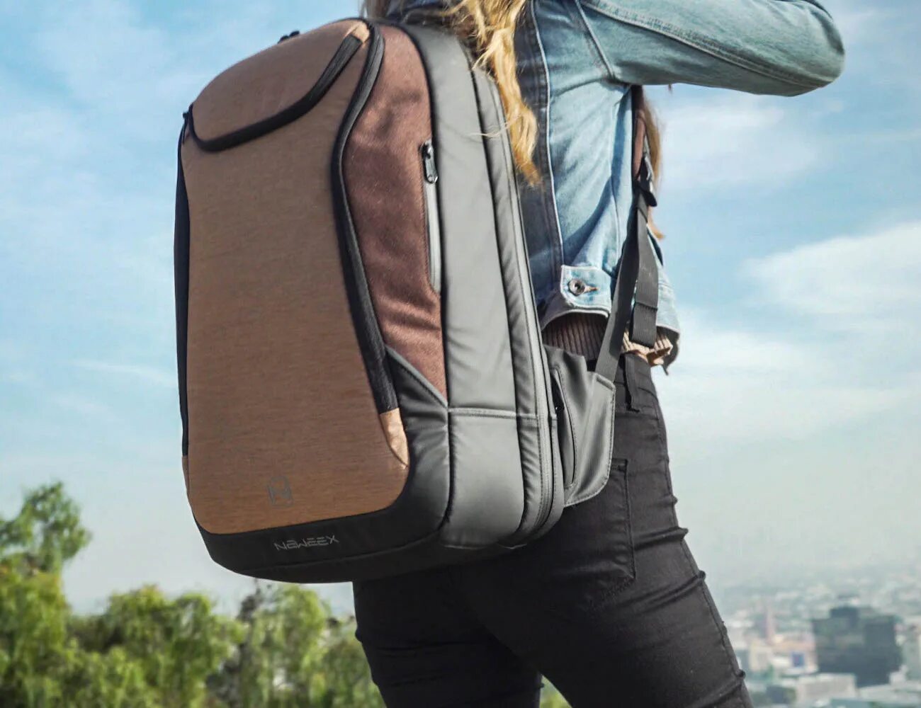 Travel 1.5. Ultimate Smart all-in-one Backpack & Laptop Case. Рюкзак 15 литров на человеке. Рюкзак туристический ноутбук. Лучший рюкзак.