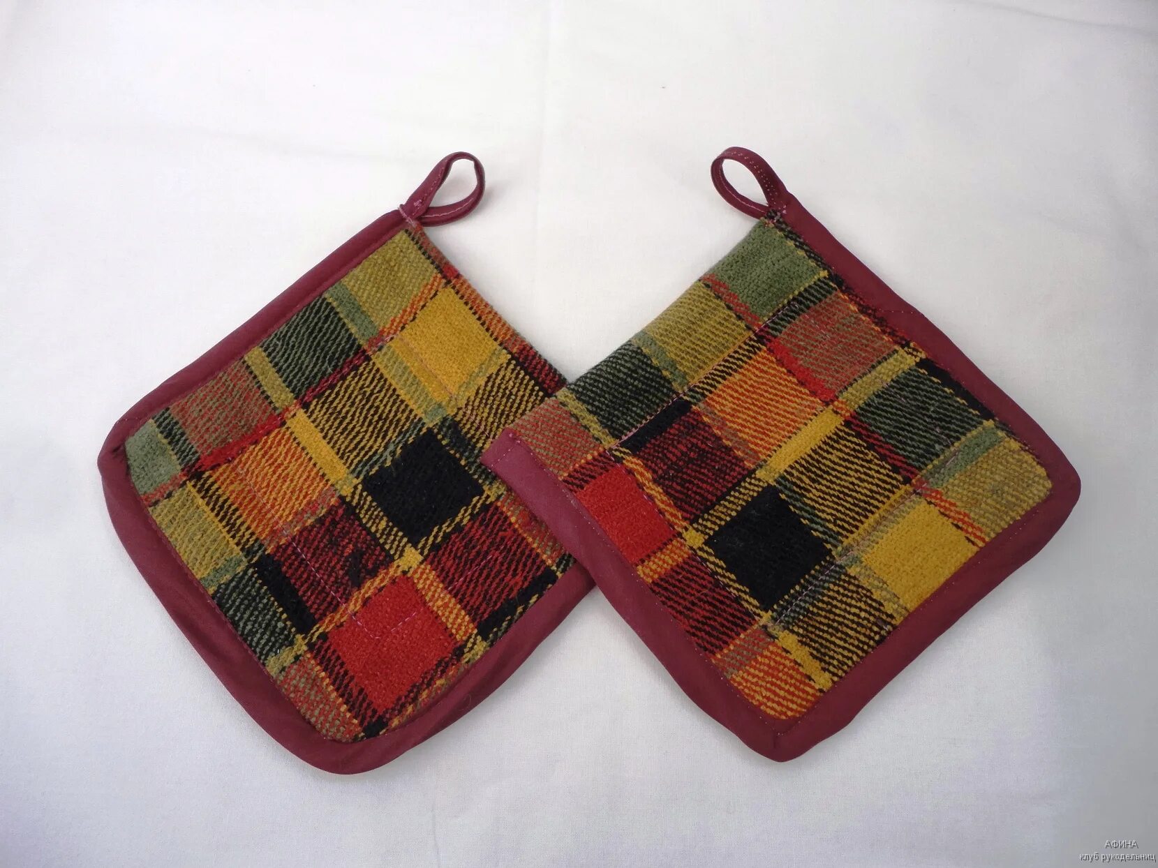 Прихватки салфетки ручной работы. Красивые прихватки. Тканевые прихватки. Прихватка с петелькой. Тесьма для прихватки.