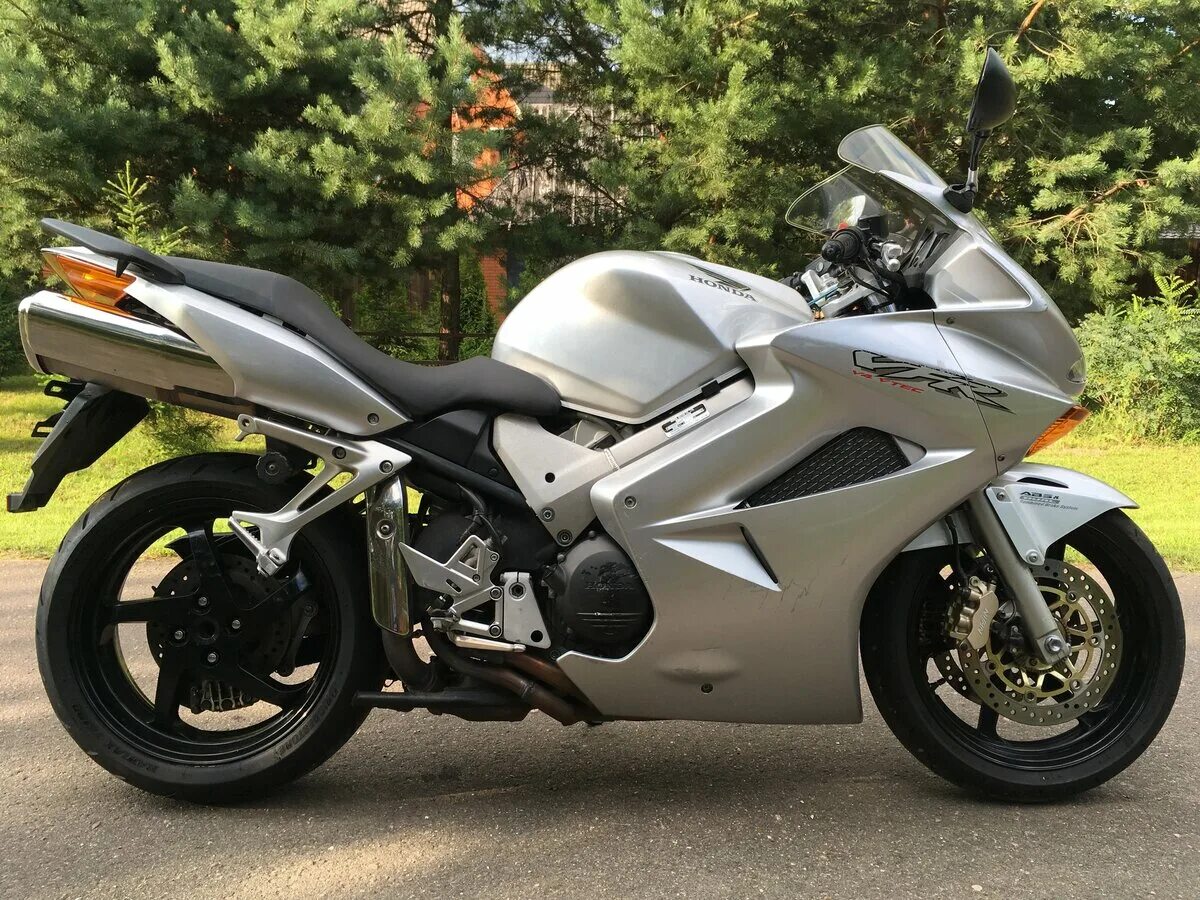 Хонда вфр поколения. Honda VFR 800. Honda VFR 800 6 поколение. Honda VFR 800 Interceptor 6 поколение. Honda VFR 6 поколения.