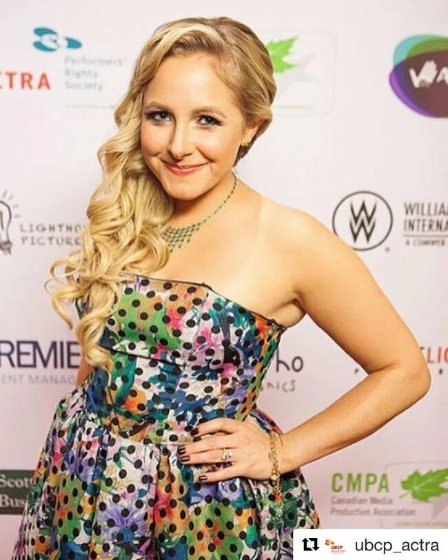 Андреа либман в купальнике. Андреа либман американская актриса озвучивания. Ринел либман. Андреа либман. Андреа либман пони.