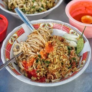 8. Pangsit Mie Ayam Ronggolawe.
