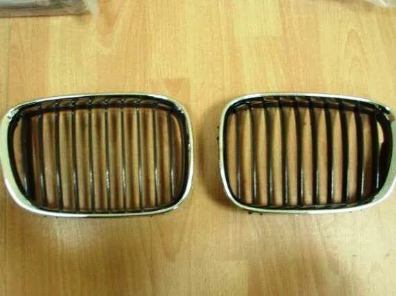 Ноздри м стиль на е39. Bmw e39 черные ноздри. Ноздри бмв е39. Ноздри bmw e39. Решетка радиатора бмв е39 м.