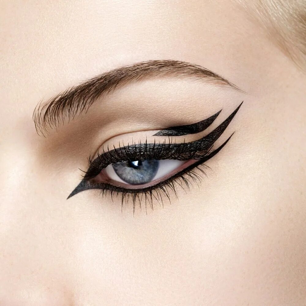 Подводка стрелочка. Аккуратные стрелки на глазах. Красивые стрелки на глазах. Стрелки подводкой. Интересные стрелки на глазах.