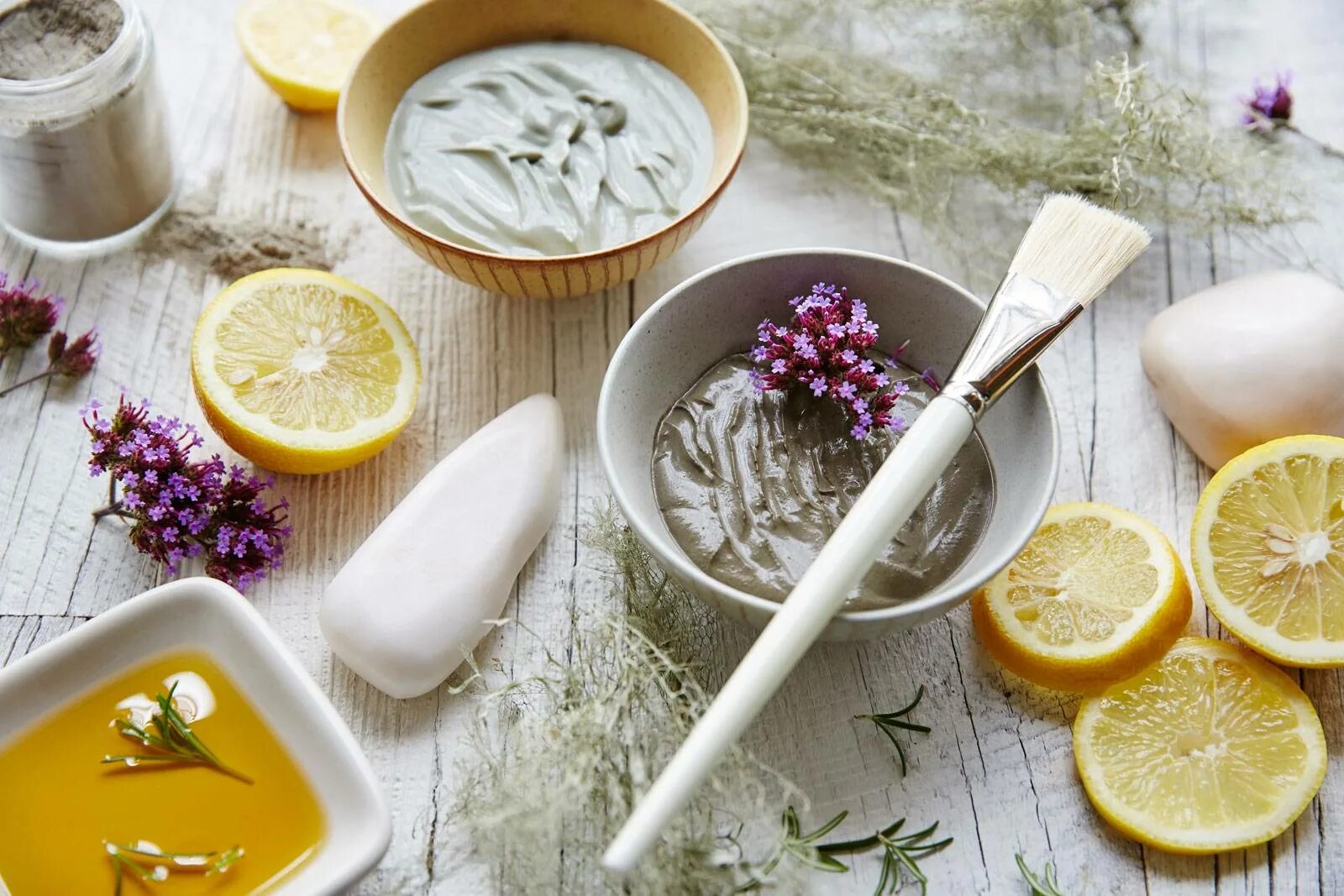 Компоненты для лица. Натуральная домашняя косметика для лица. Система гиалуроновых кислот и витаминов. Минеральная натуральная косметика. Компоненты косметики.