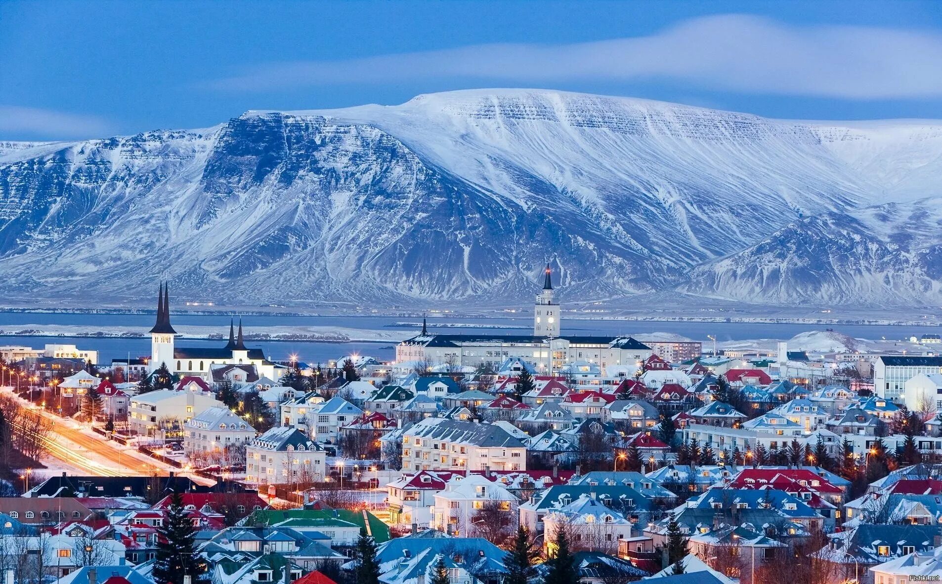 Исландия Рейкьявик. Столица Исландии - город Рейкьявик. Исландия Рик Явик. Рейкьявик столица Исландии фото.
