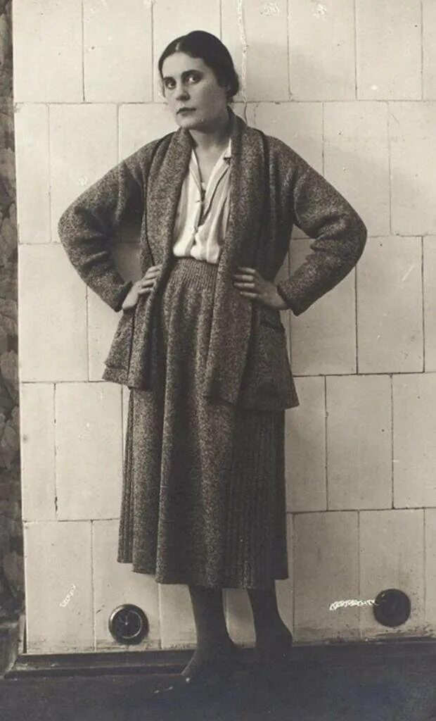 Лиля брик. Лилия брик. лиля юрьевна брик. 1920-е лиля брик. лиля брик в молодости.