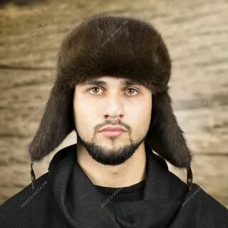 Ушанка на голове