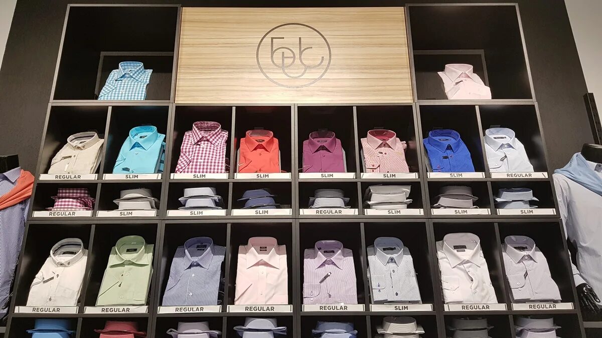 Дубай молл детские магазины. Эребуни молл одежда. Молл одежда. Стерлитамак сити молл одежда. Брендовые магазины верхней одежды в москве.