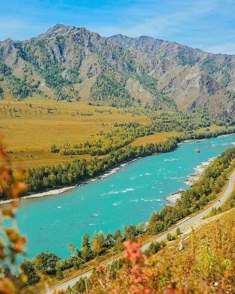 Sitting and rowing - down the Katun we’re going. Nota Bene: Eugene Kaspersky’s O