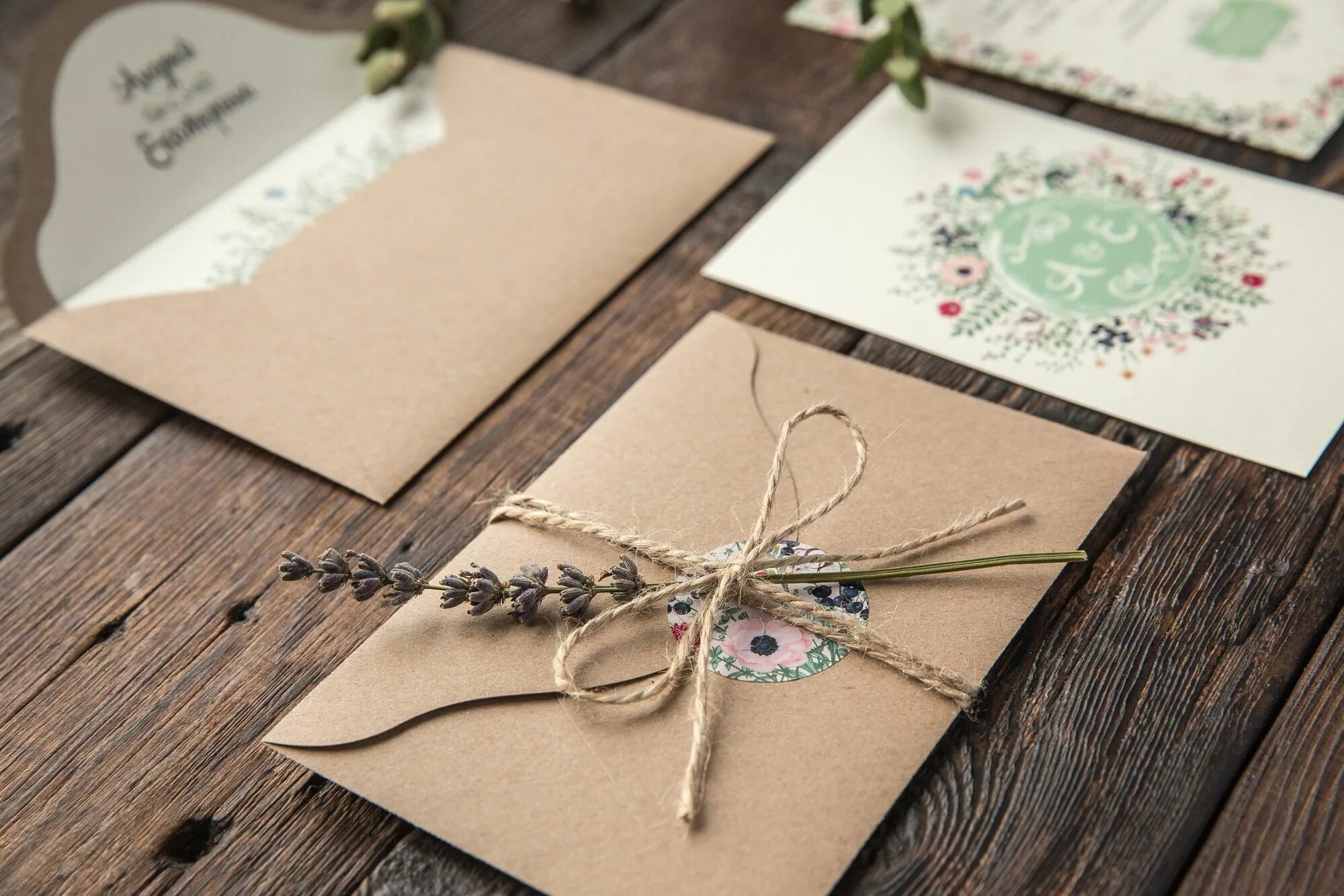 Подарки в эко стиле. Упаковка в крафт бумагу. Упаковка для хендмейда. Gift tag for bag. Упаковка сухоцветов в крафт.