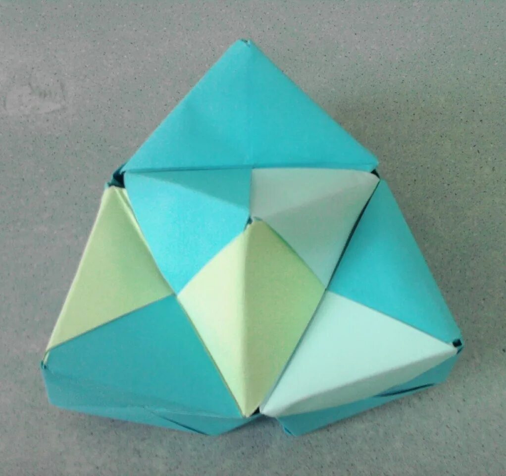 Оригами минералы. Торт в стиле оригами. Оригами пирамида трансформер. Четырехгранник оригами.