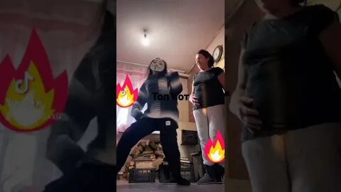 Тыкать в морду своим выменем
