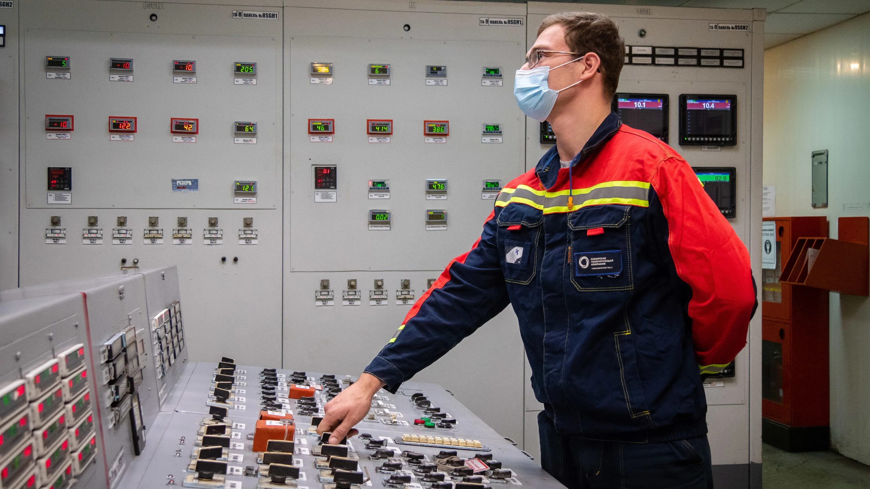 Директор тэц 2 в алматы. Тэц-2 норникель красноярский край. Директор тэц 2 красноярск. Тэц-2 красноярск территория. Тэц 2 телефоны.