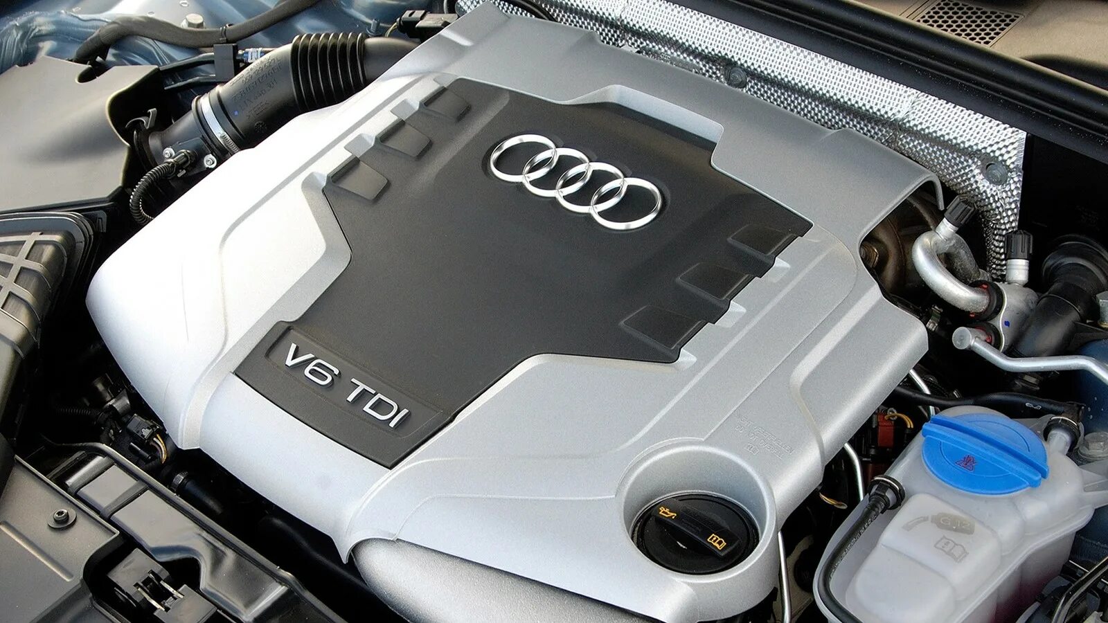 Показать двигатель ауди. Audi 3.0 tdi мотор. ауди а5 моторный отсек. audi a5 v6 tdi. audi s5 мотор.