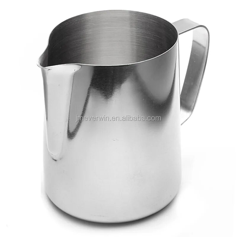 Питчер 700 ml espresso parts. Бариста с питчером. Питчер для взбивания молока. Кофе питчер для латте. Питчер для взбивания молока.