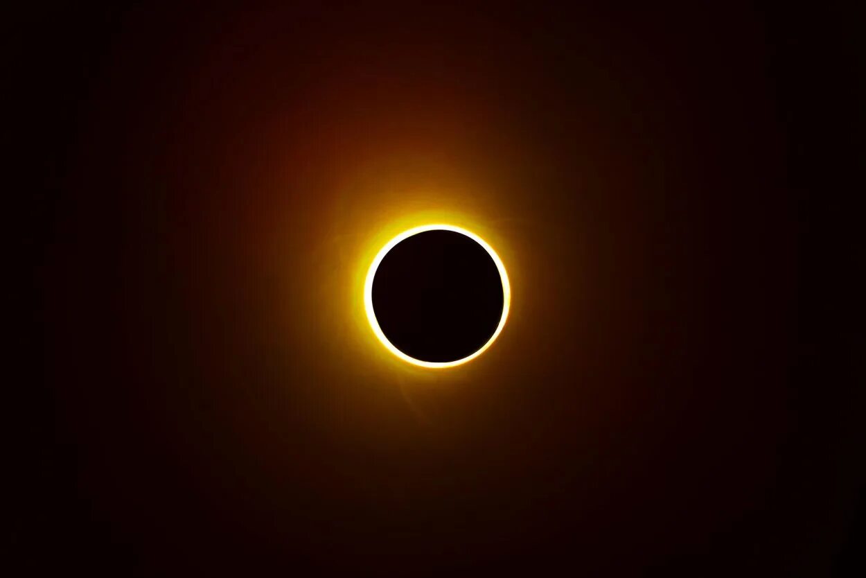 Кольцеобразное солнечное затмение. Solar Eclipse 2021. Кольцеобразное затмение 2021. Кольцеобразное затмение Луны.