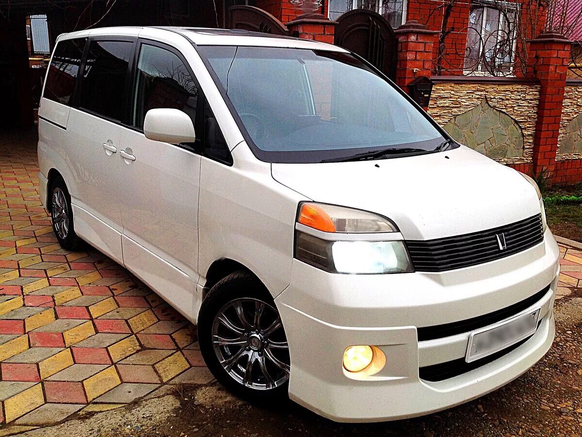 Тойота ноах 2007. Toyota noah azr60. Тойота ноах белая. Toyota noah azr60. Тойота ноах azr 60.