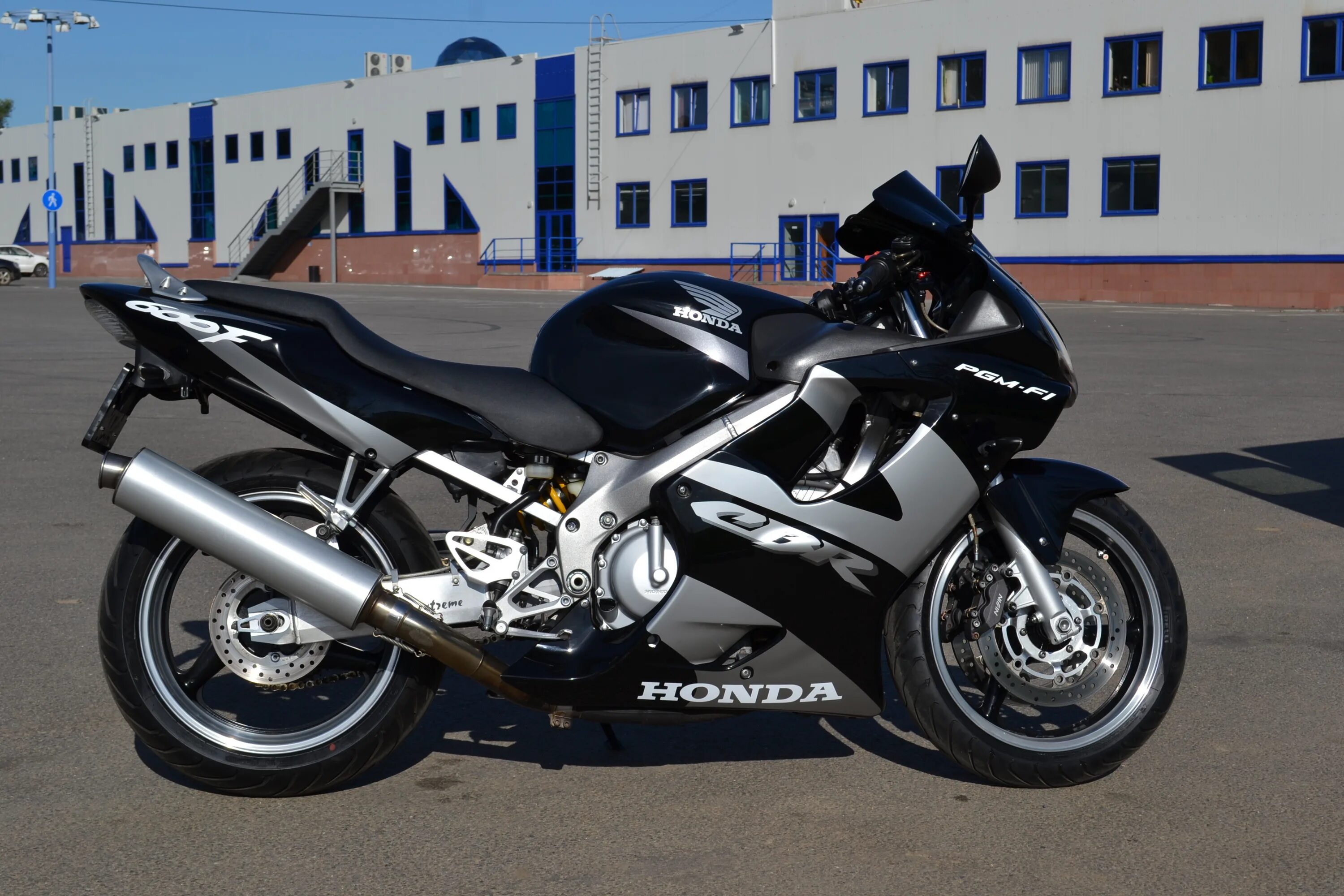 Honda cbr600f. Honda CBR 600 f4. Honda f4i 600. Honda CBR 600 f4 черный.